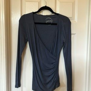 INC wrap top with side rouchjng. Size M work just a few times. Blue